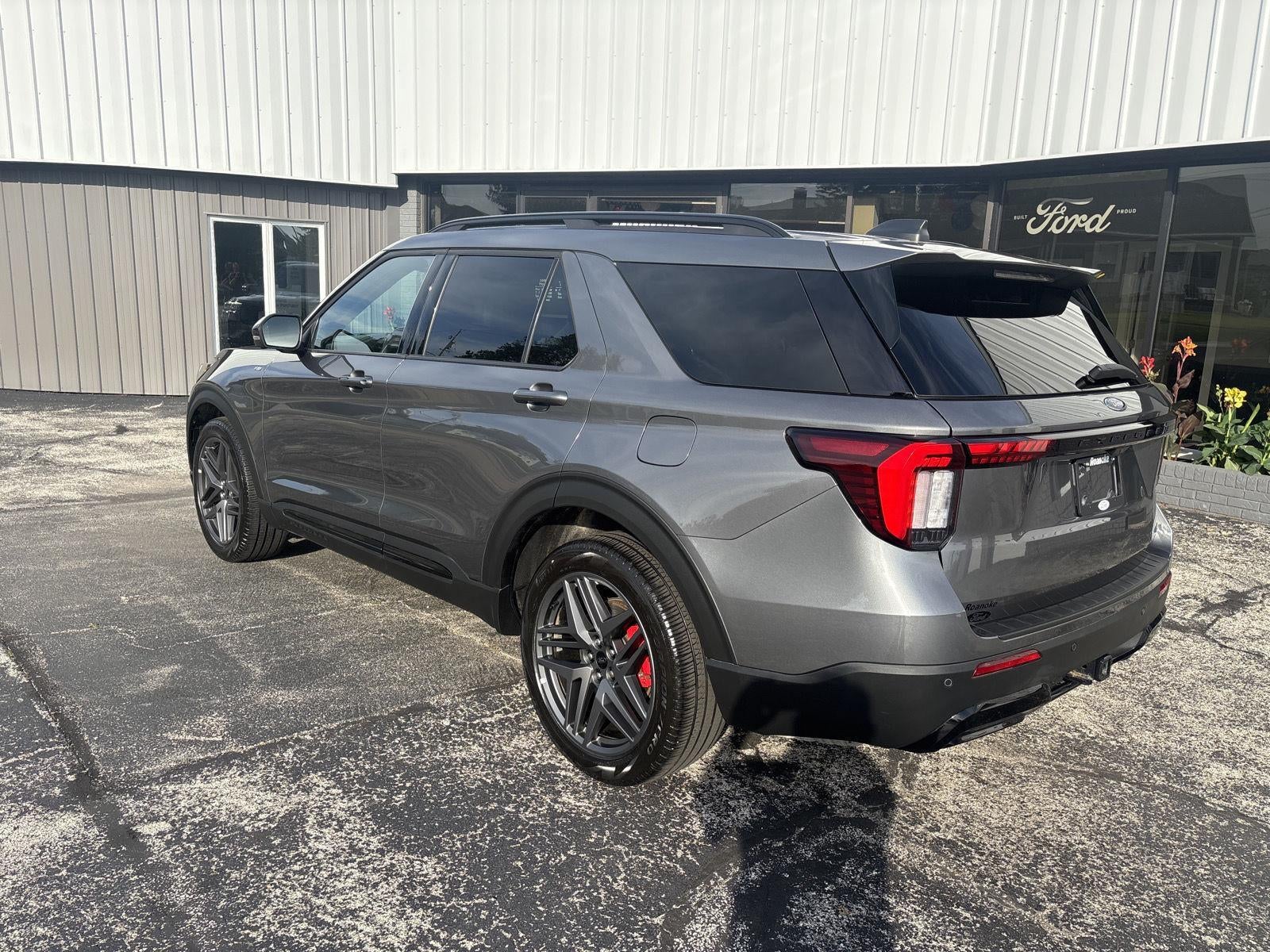 2025 Ford Explorer ST-Line