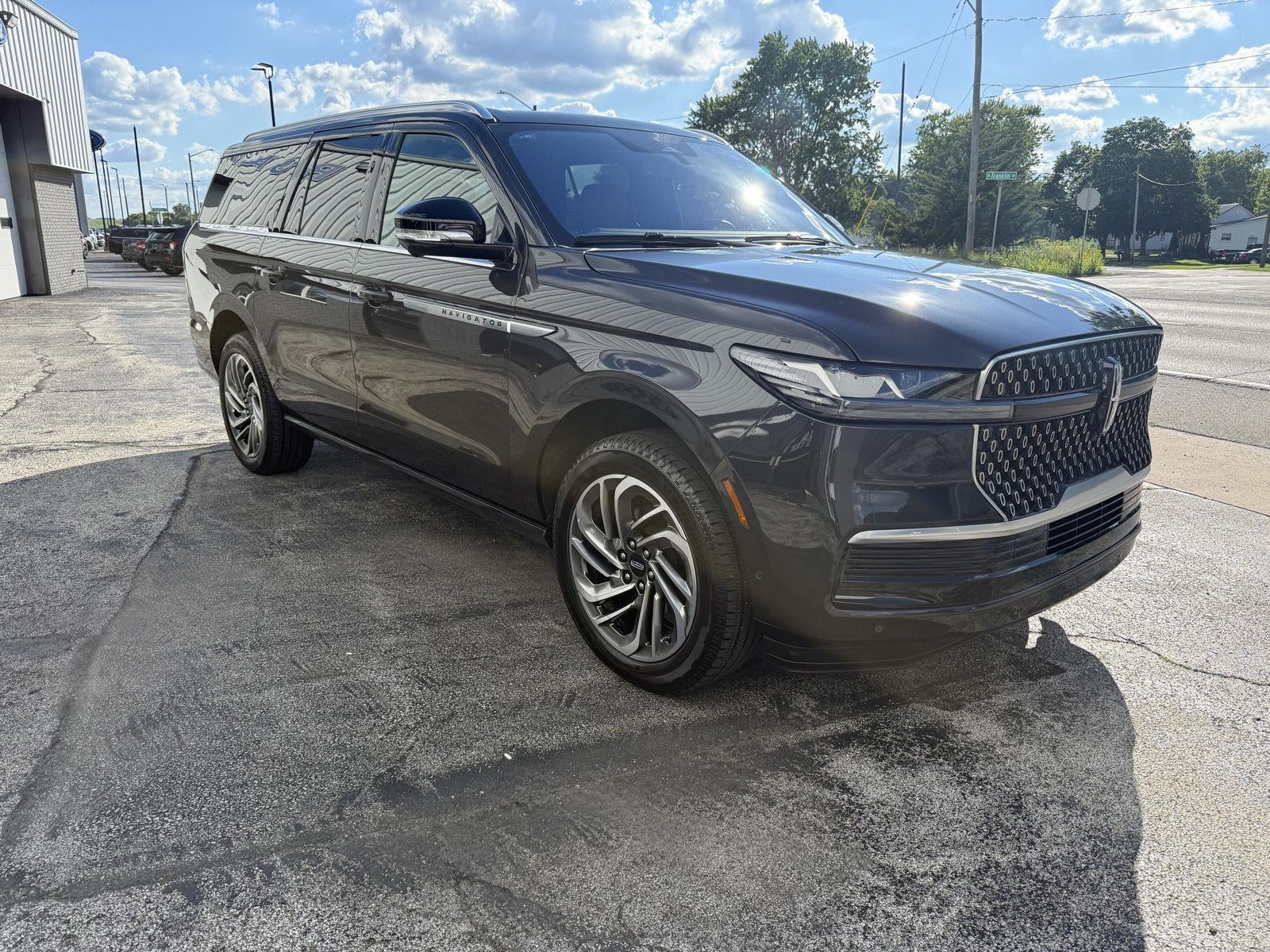 2025 Lincoln NAVIGATOR L RESERVE 4X4