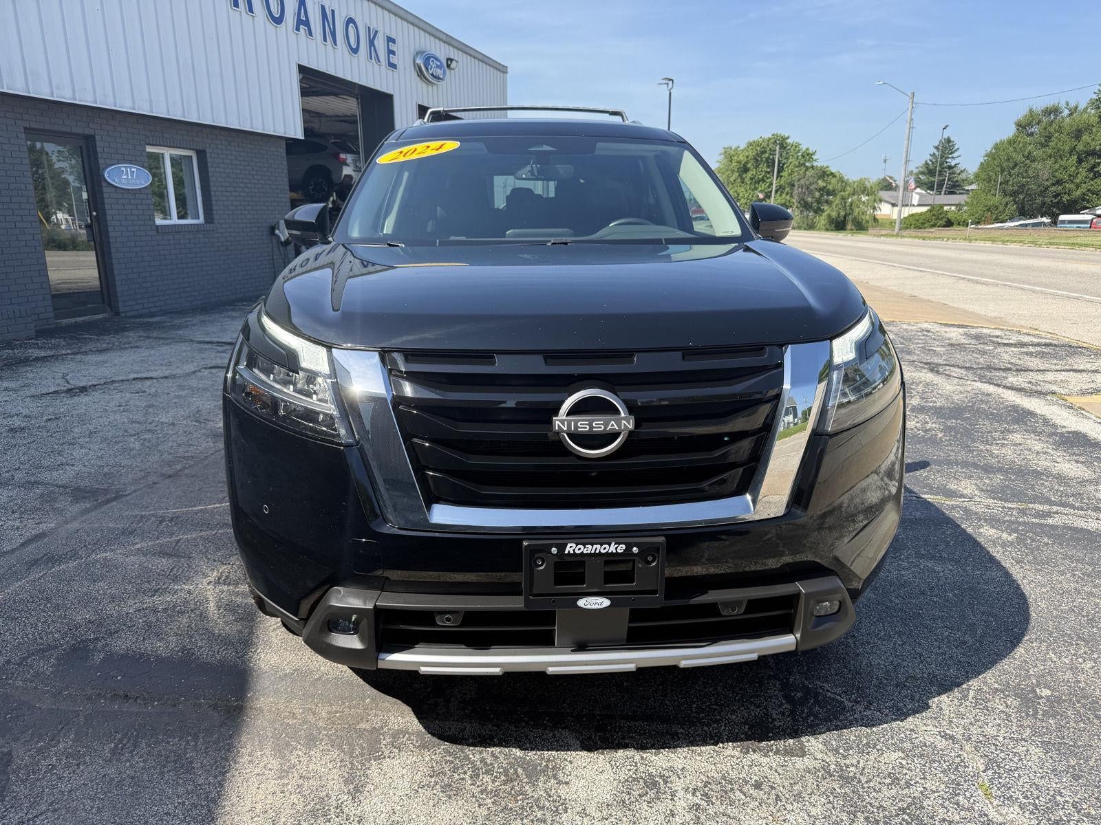 2024 Nissan Pathfinder SL