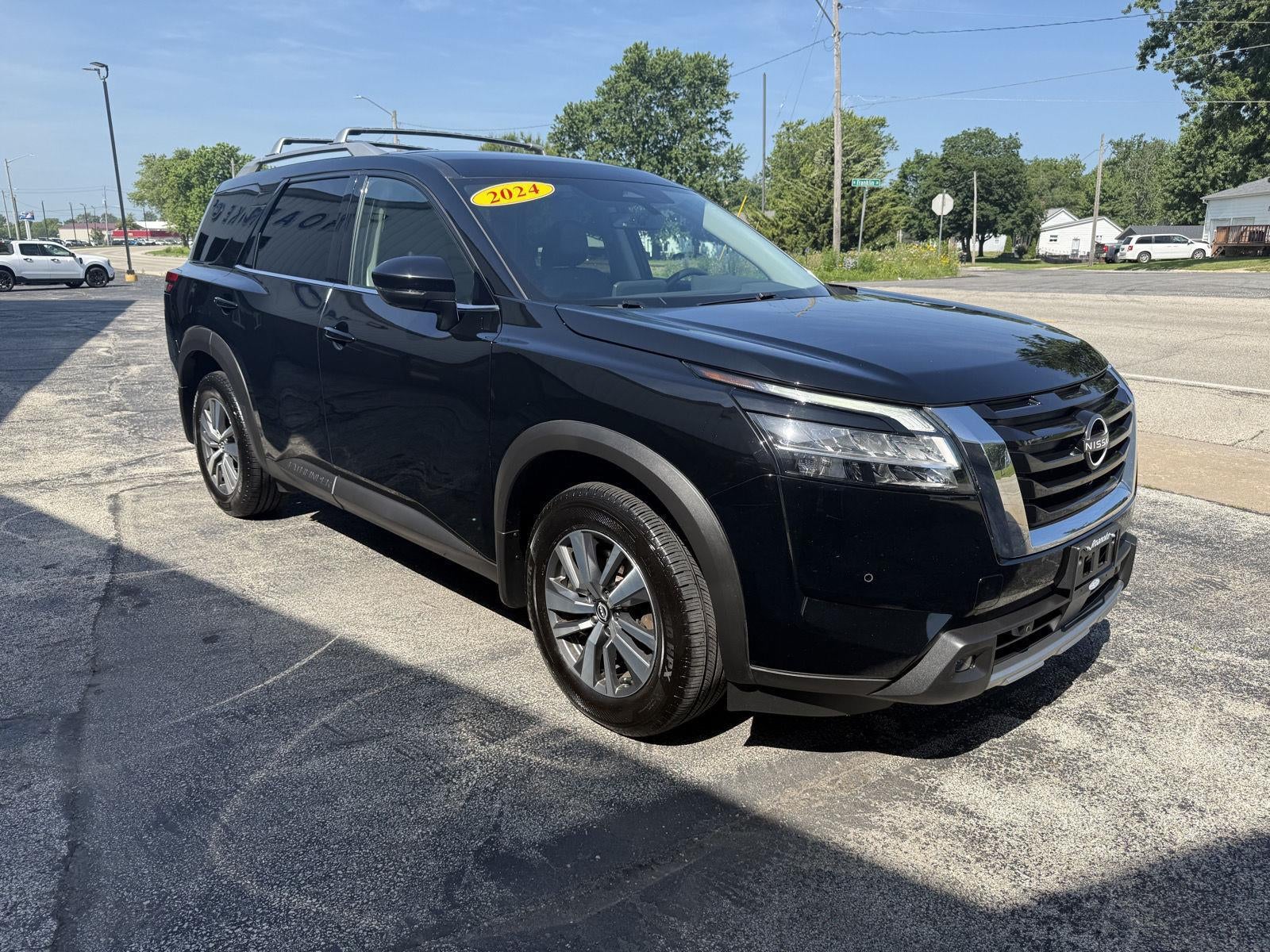 2024 Nissan Pathfinder SL