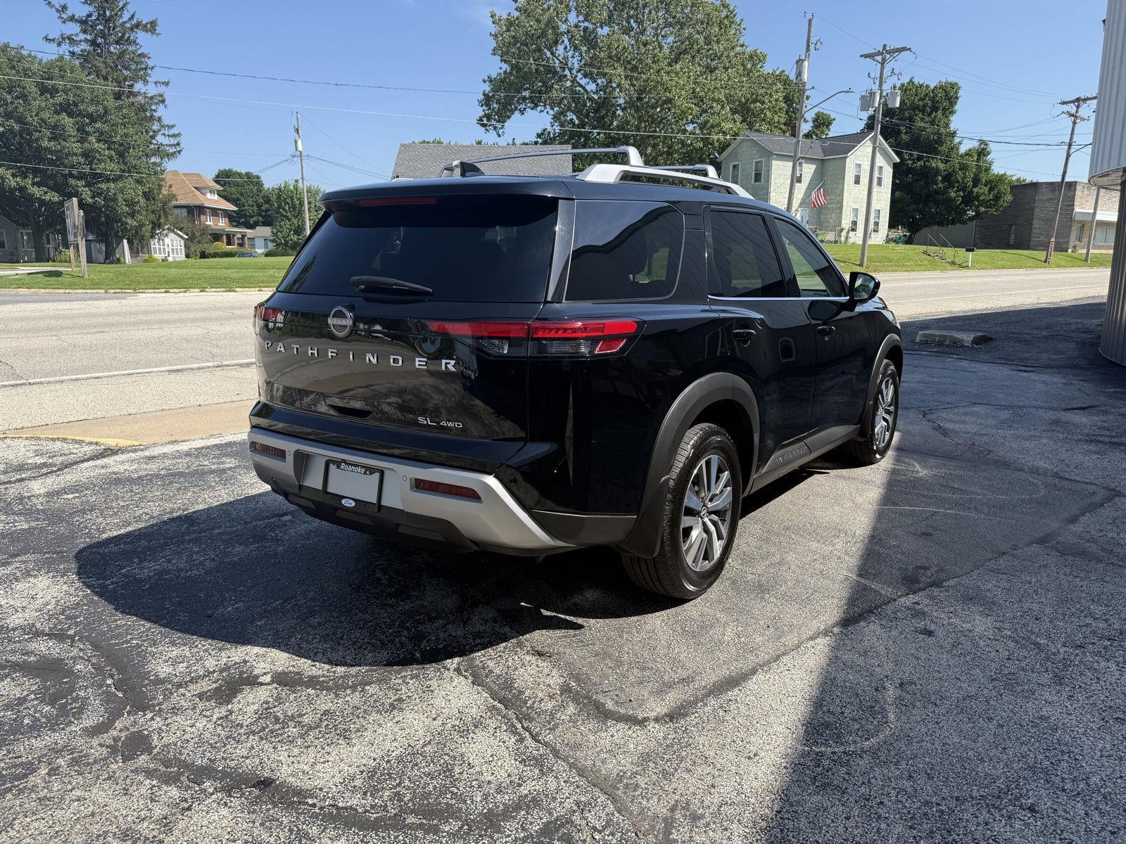 2024 Nissan Pathfinder SL