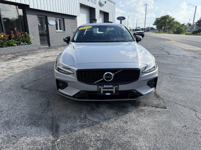 2024 Volvo S60 Core Dark Theme