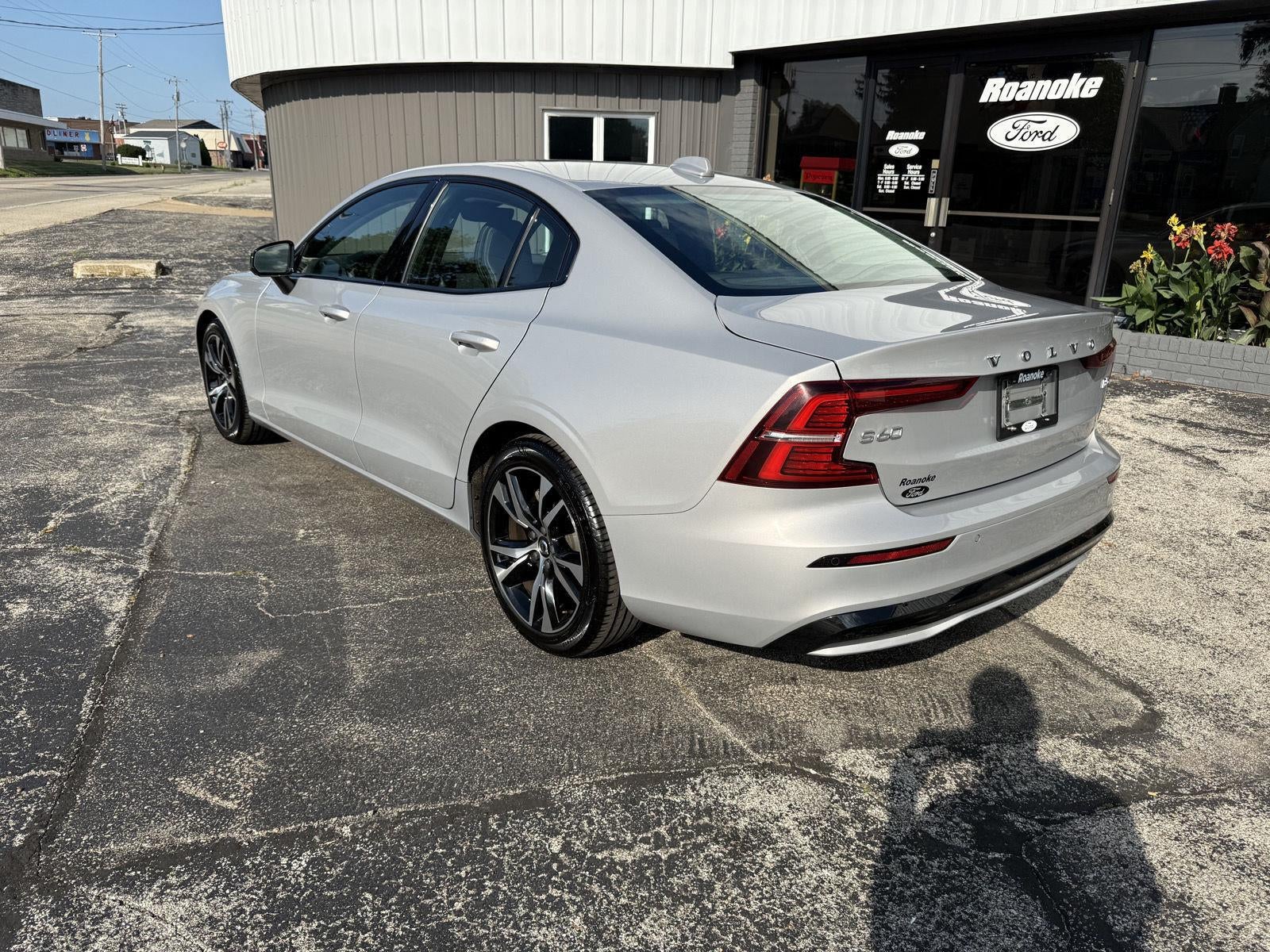 2024 Volvo S60 Core Dark Theme