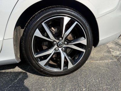 2024 Volvo S60 Core Dark Theme