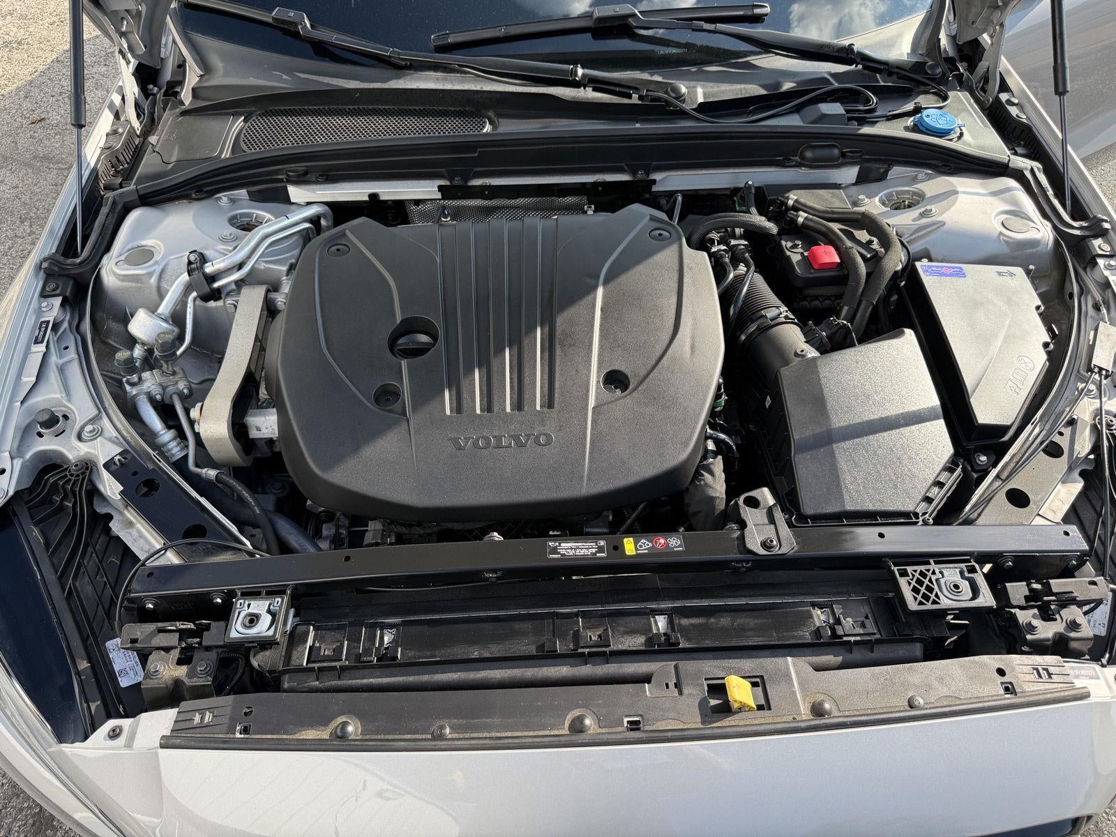 2024 Volvo S60 Core Dark Theme