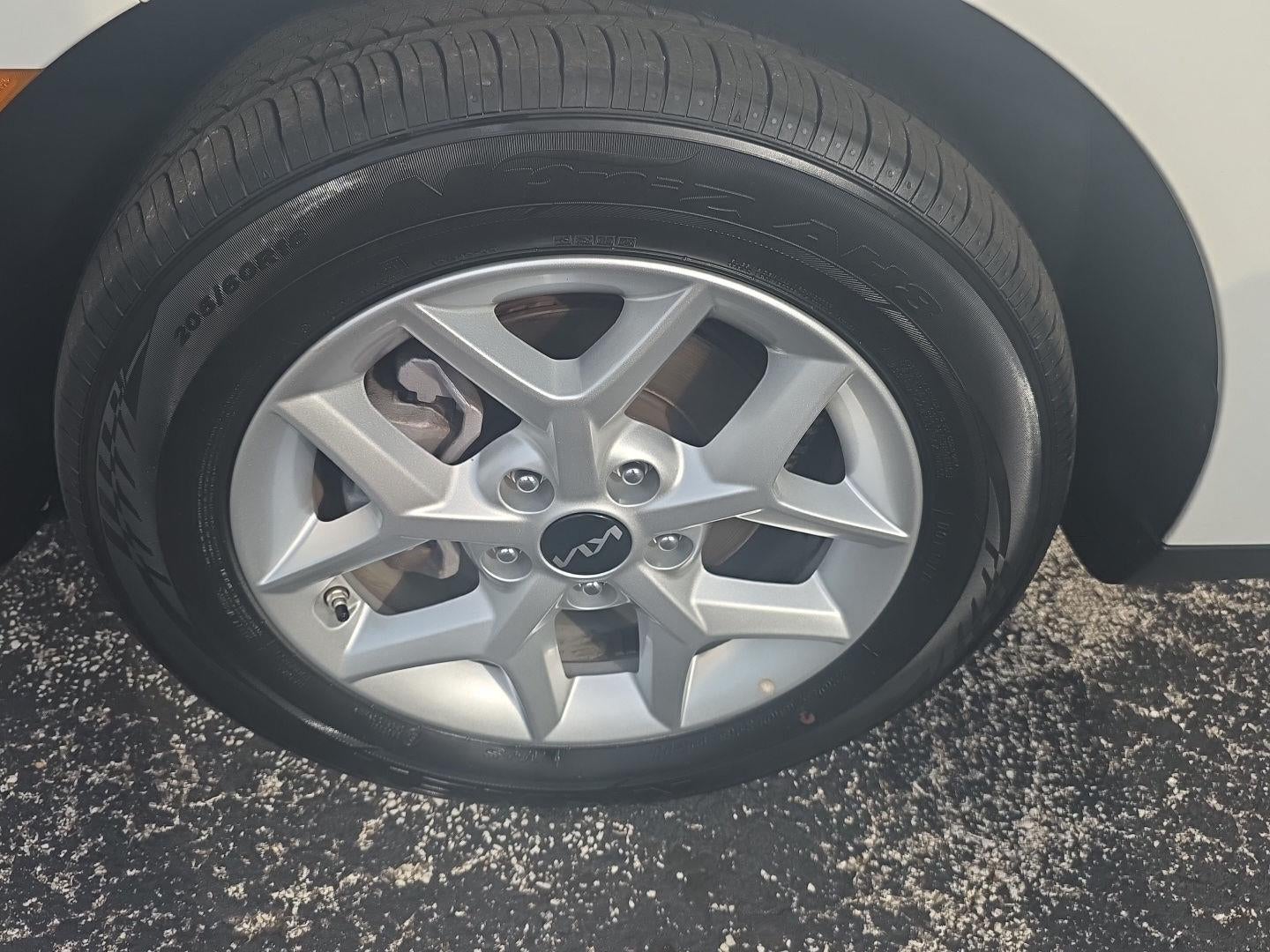 2025 Kia SOUL LX FWD