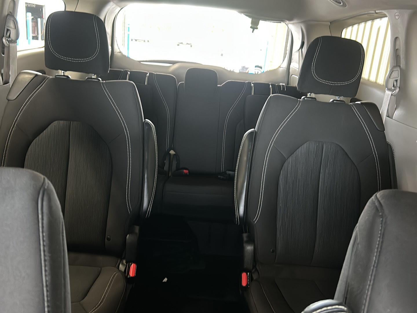 2024 Chrysler Voyager LX