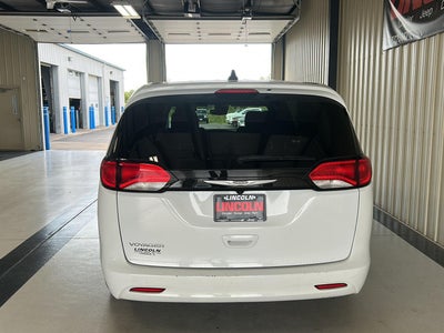 2024 Chrysler Voyager LX