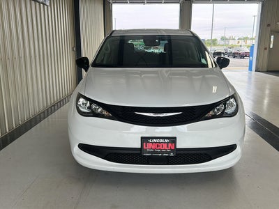 2024 Chrysler Voyager LX