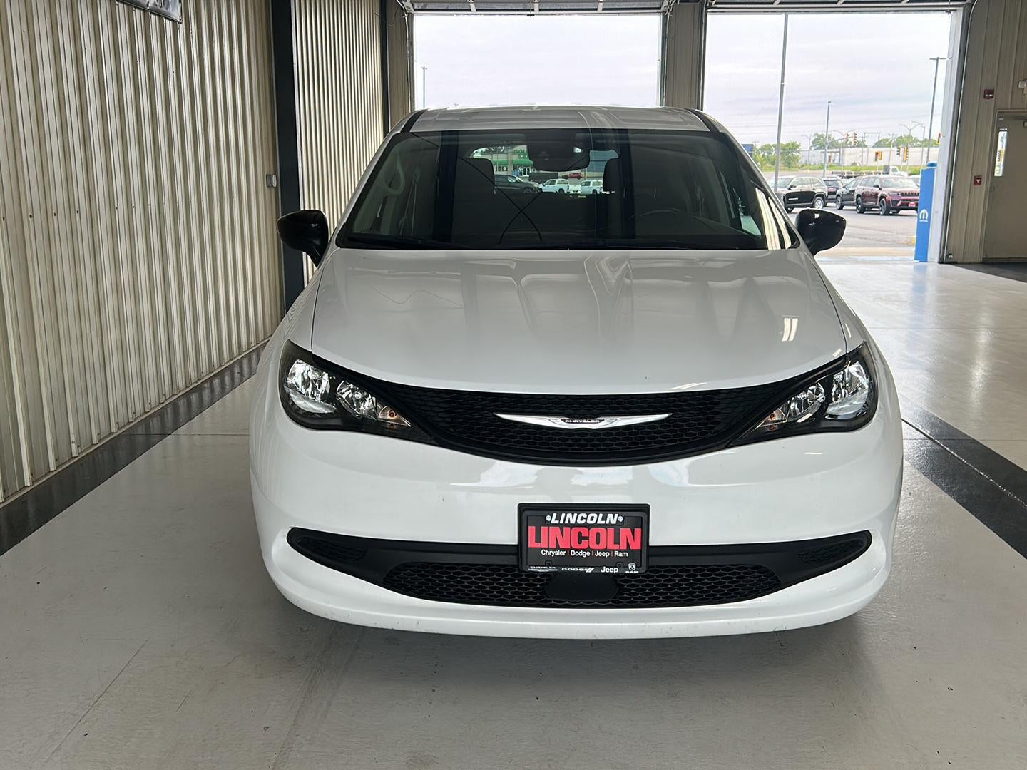 2024 Chrysler Voyager LX