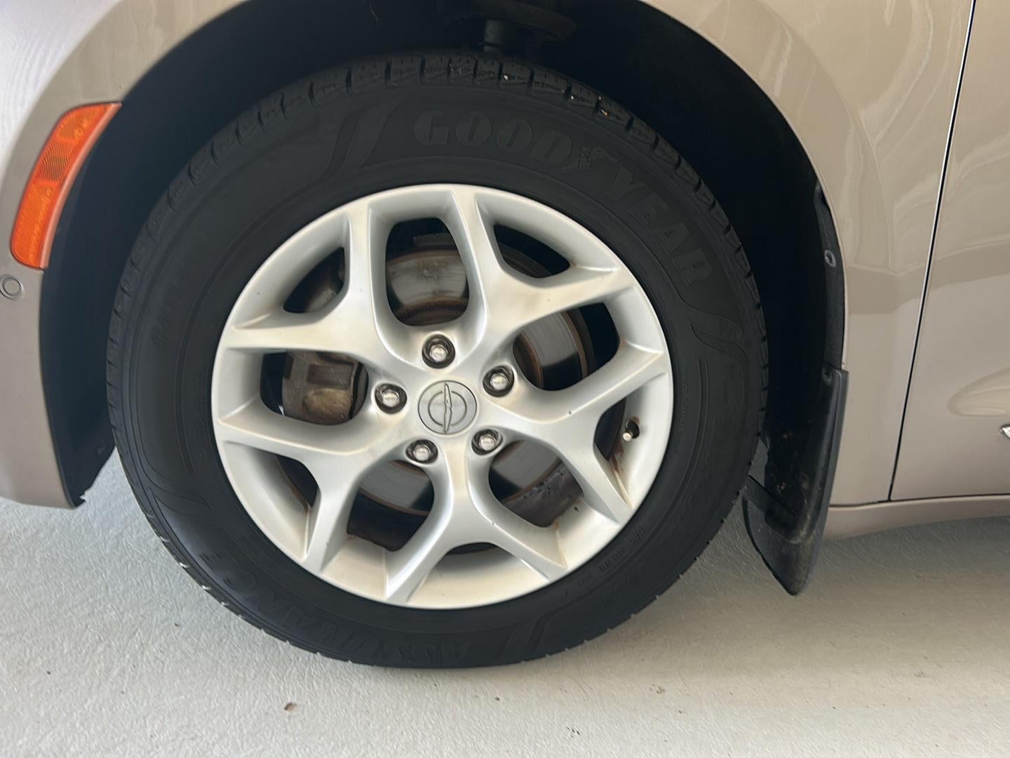 2017 Chrysler Pacifica Touring-L Plus
