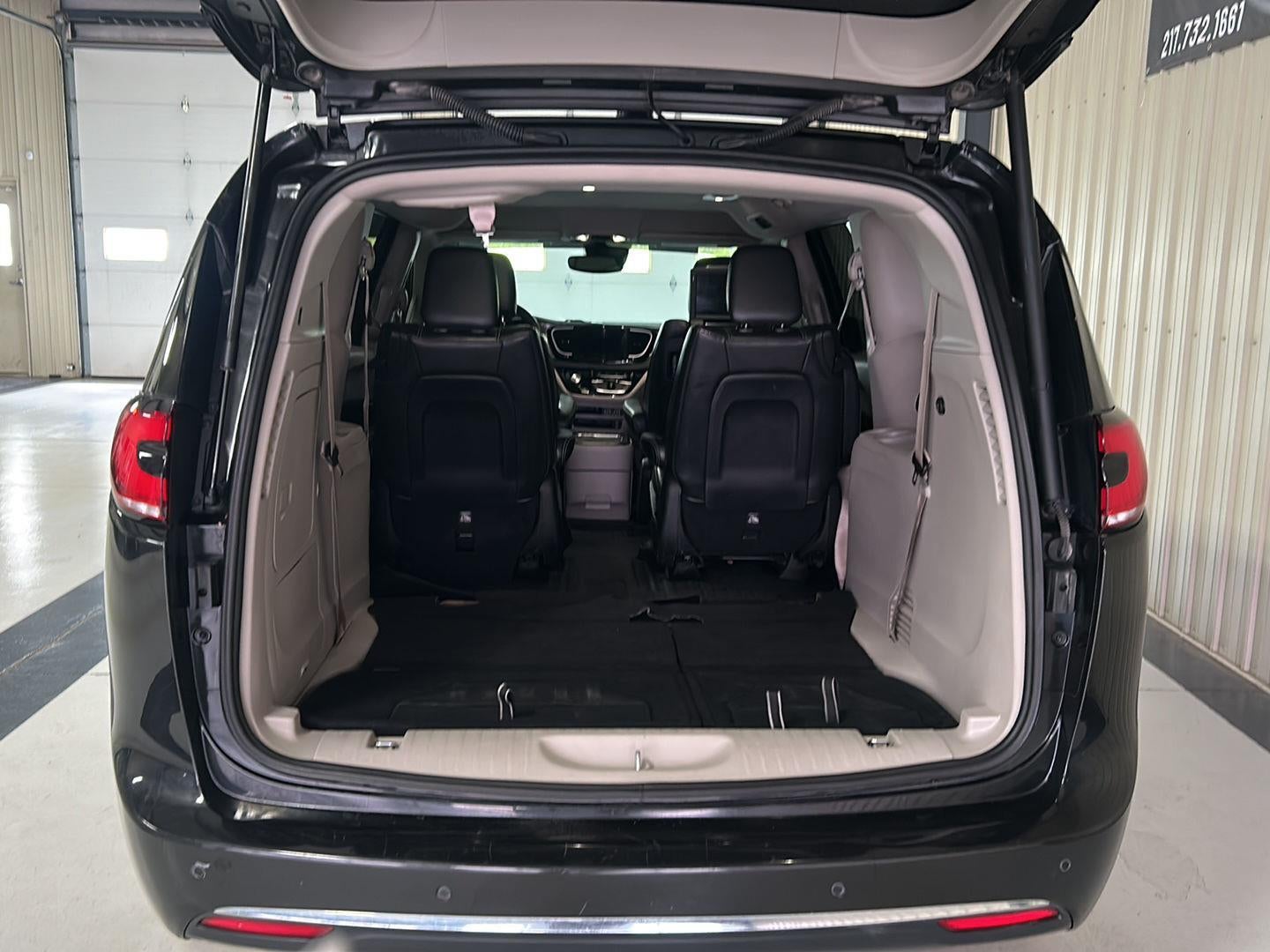 2022 Chrysler Pacifica Hybrid Touring L