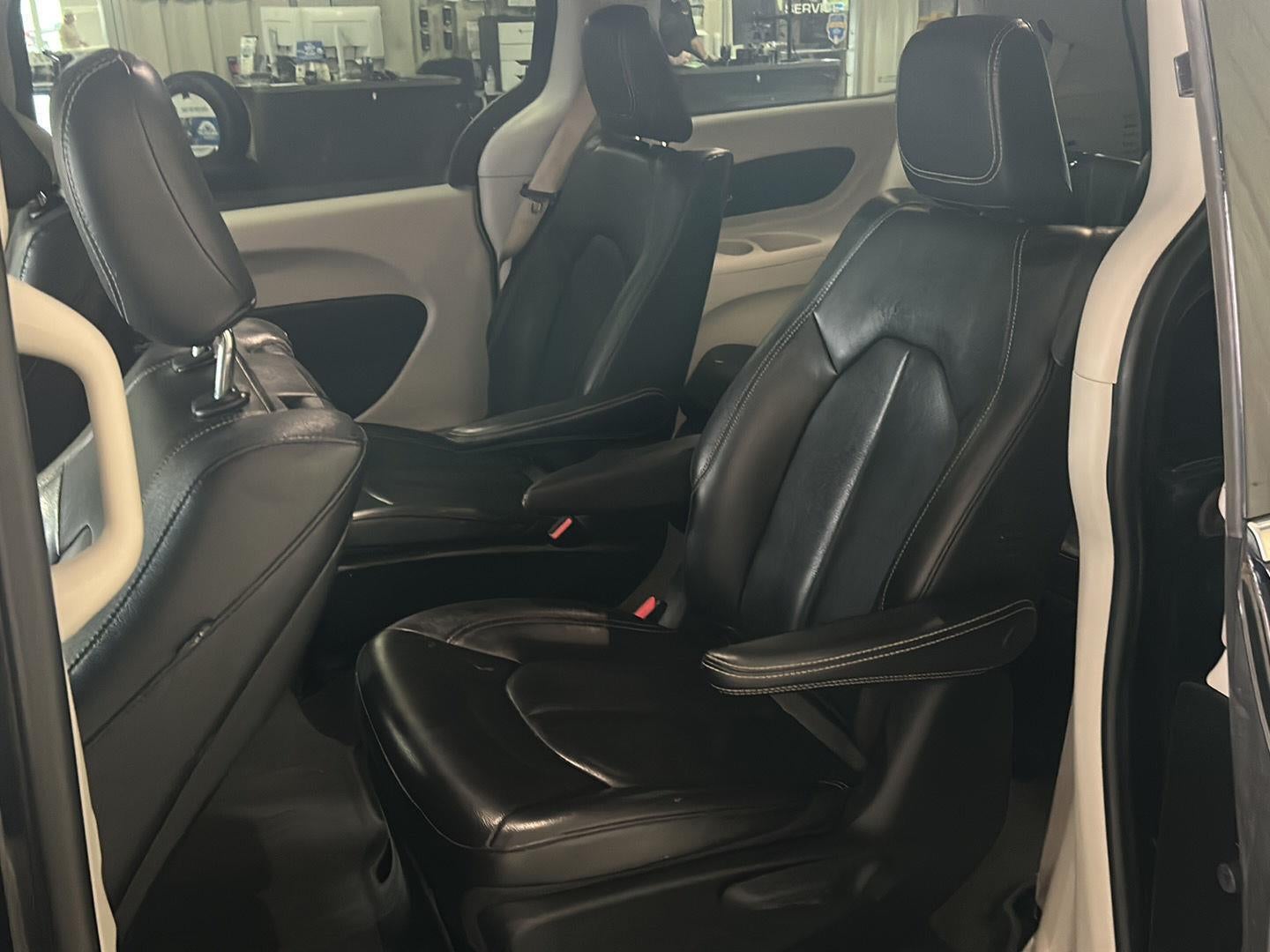 2022 Chrysler Pacifica Hybrid Touring L