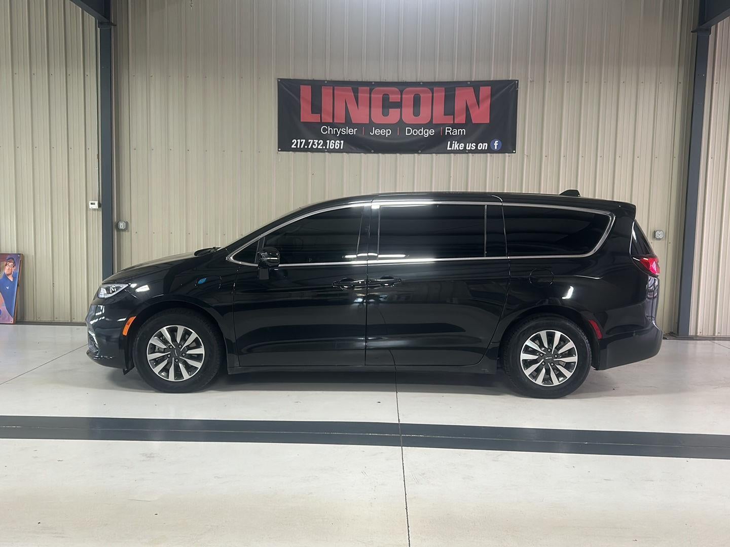2022 Chrysler Pacifica Hybrid Touring L