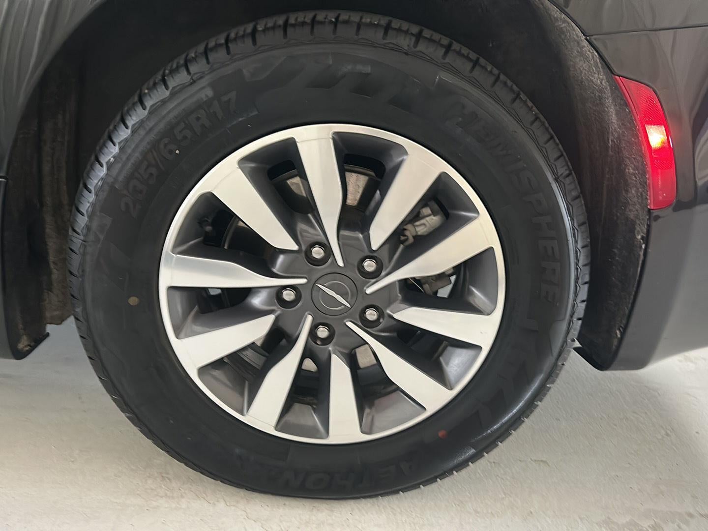 2022 Chrysler Pacifica Hybrid Touring L