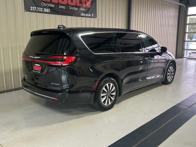 2022 Chrysler Pacifica Hybrid Touring L