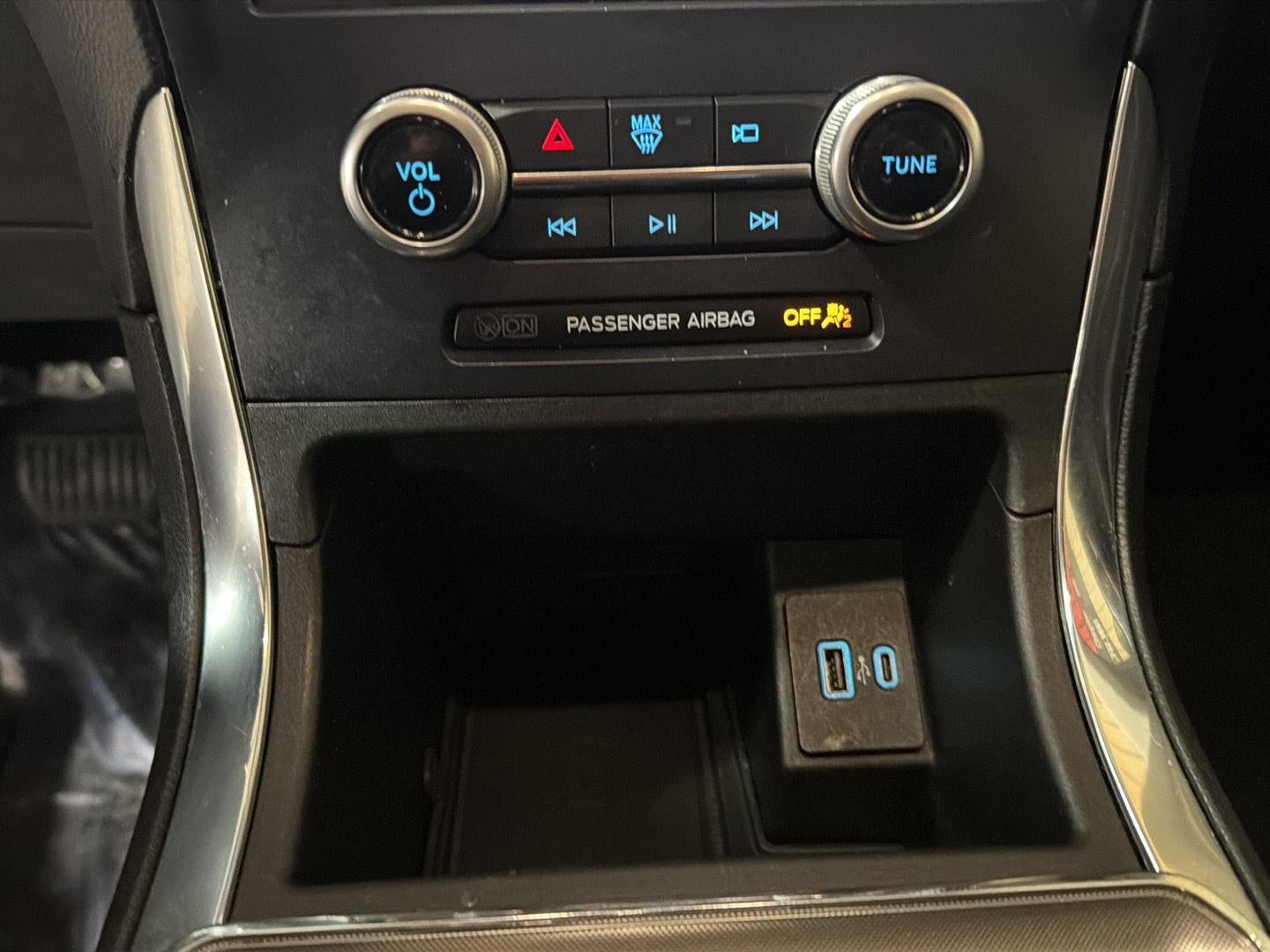 2022 Ford Edge Titanium