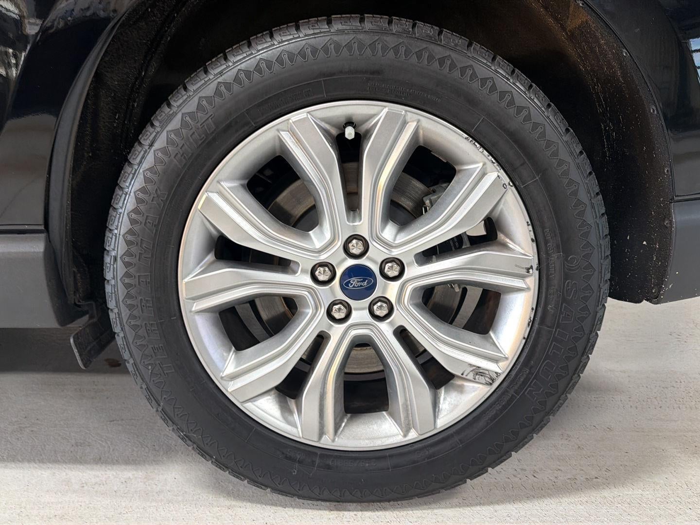 2022 Ford Edge Titanium