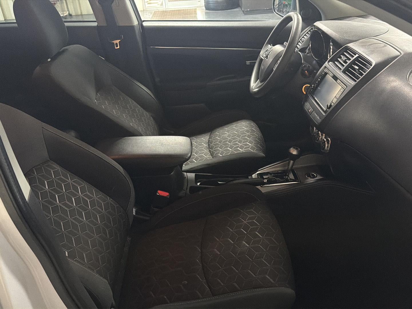 2023 Mitsubishi Outlander Sport ES