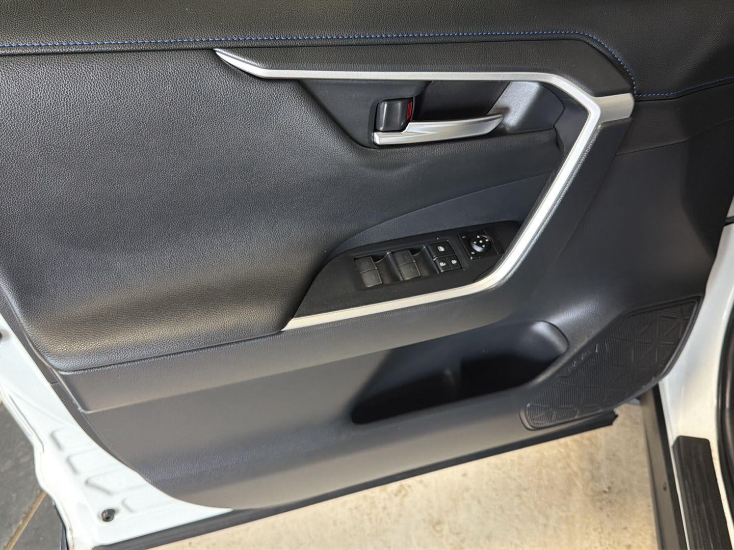 2025 Toyota RAV4 Hybrid XSE