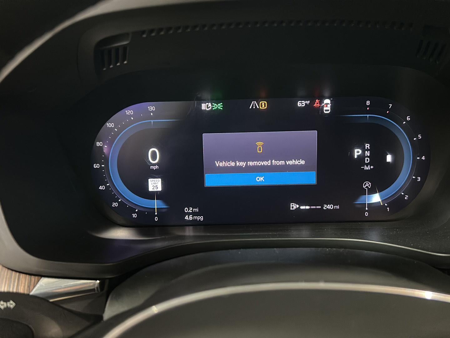 2023 Volvo XC60 Plus Dark Theme