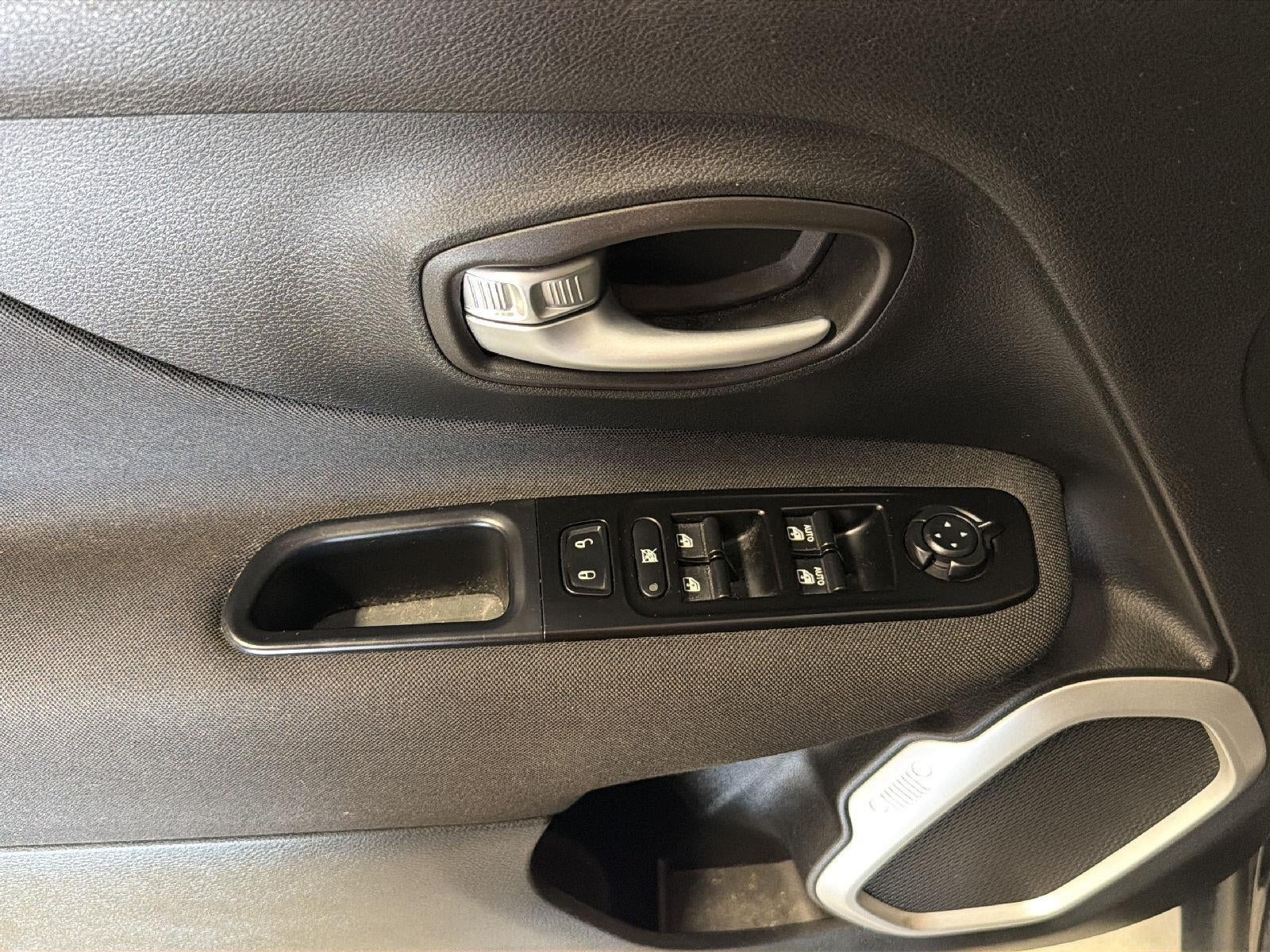 2020 Jeep Renegade Jeepster