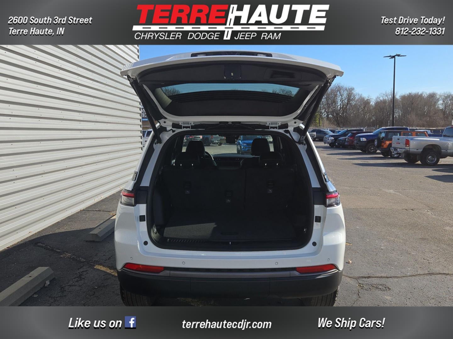 2026 Jeep Grand Cherokee Laredo Altitude