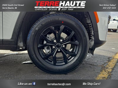 2026 Jeep Grand Cherokee Laredo Altitude