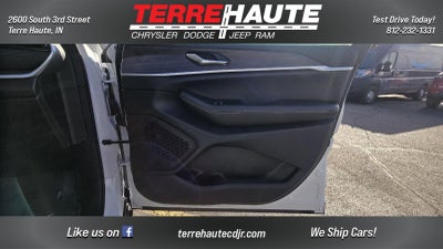 2026 Jeep Grand Cherokee Laredo Altitude