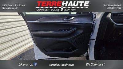 2026 Jeep Grand Cherokee Laredo Altitude