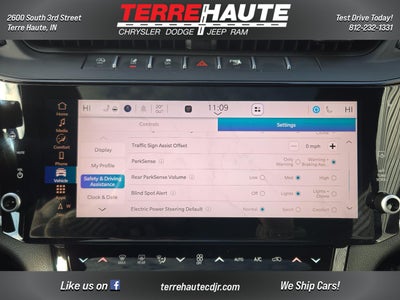 2026 Jeep Grand Cherokee Laredo Altitude