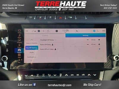 2026 Jeep Grand Cherokee Laredo Altitude