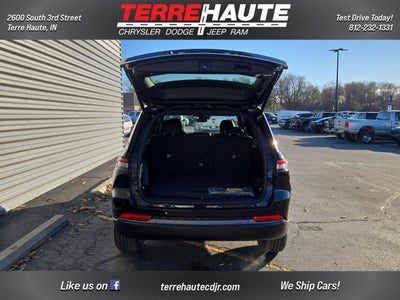 2026 Jeep Grand Cherokee Laredo Altitude