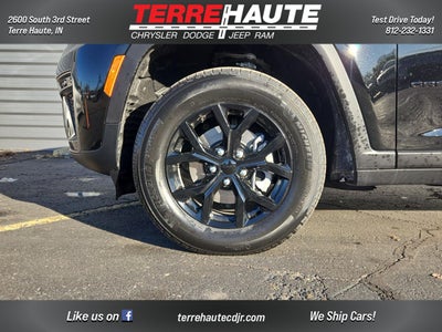 2026 Jeep Grand Cherokee Laredo Altitude