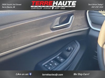 2026 Jeep Grand Cherokee Laredo Altitude