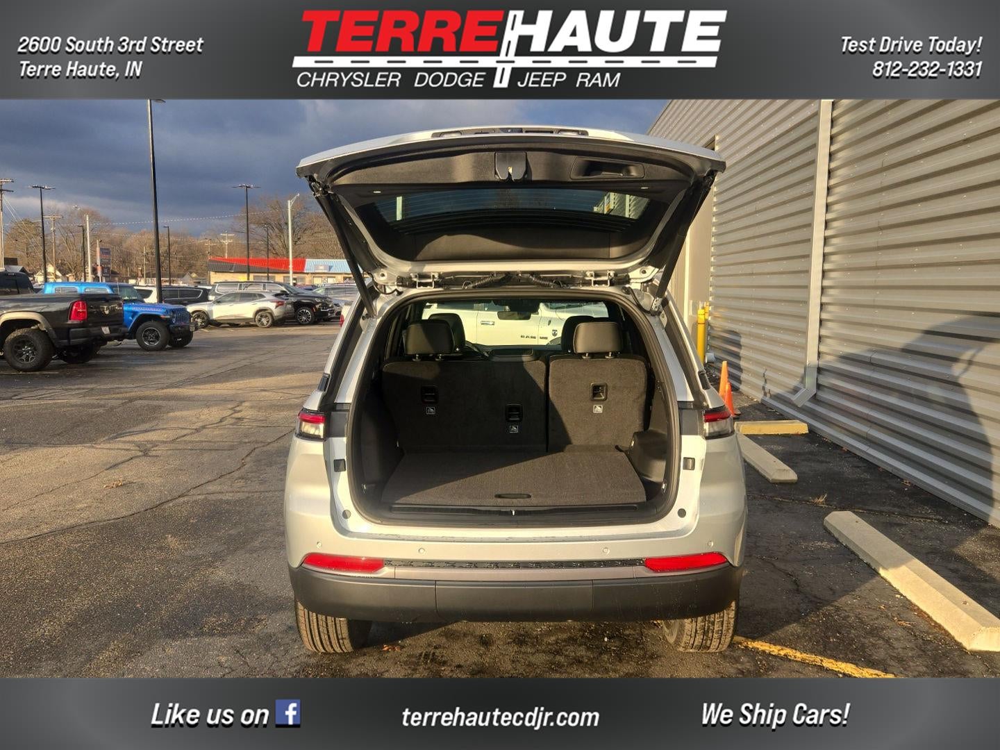 2026 Jeep Grand Cherokee Laredo Altitude