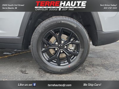 2026 Jeep Grand Cherokee Laredo Altitude