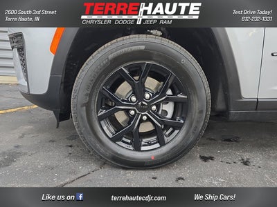 2026 Jeep Grand Cherokee Laredo Altitude