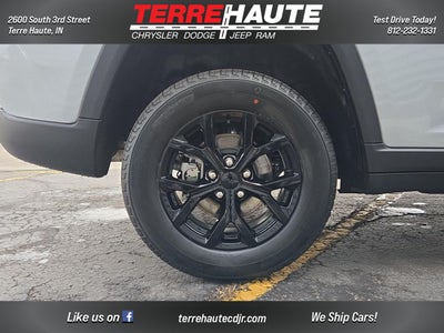 2026 Jeep Grand Cherokee Laredo Altitude