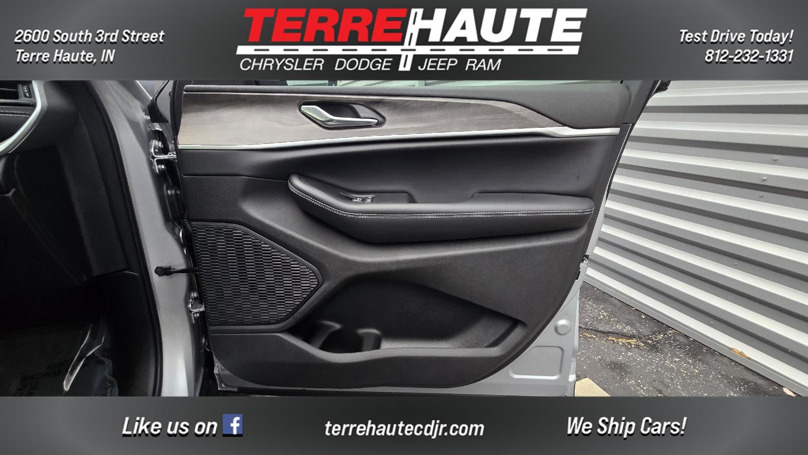 2026 Jeep Grand Cherokee Laredo Altitude