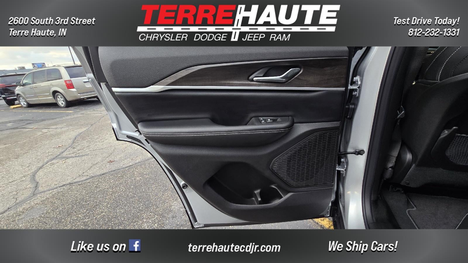 2026 Jeep Grand Cherokee Laredo Altitude