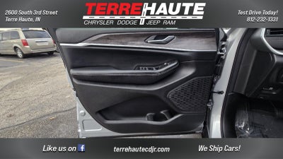 2026 Jeep Grand Cherokee Laredo Altitude