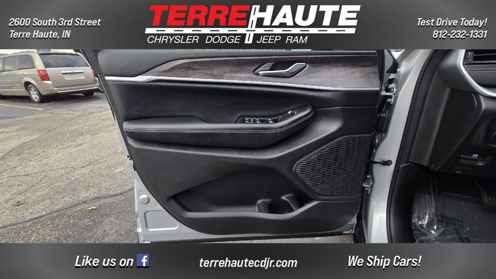 2026 Jeep Grand Cherokee Laredo Altitude