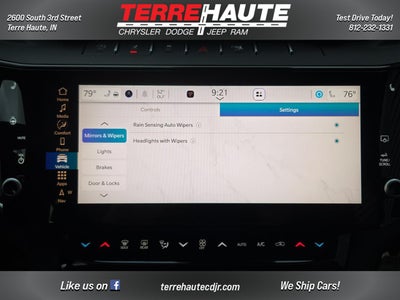 2026 Jeep Grand Cherokee Laredo Altitude