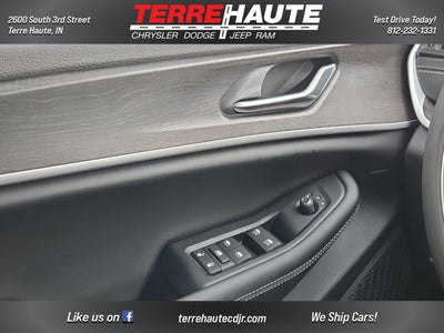 2026 Jeep Grand Cherokee Laredo Altitude