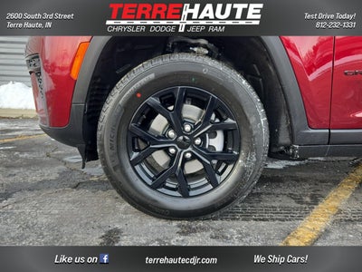 2026 Jeep Grand Cherokee Laredo Altitude