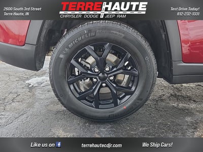 2026 Jeep Grand Cherokee Laredo Altitude