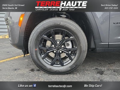 2026 Jeep Grand Cherokee Laredo Altitude