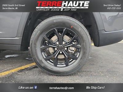 2026 Jeep Grand Cherokee Laredo Altitude