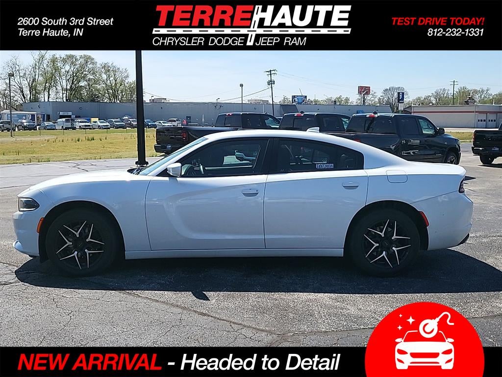 Used 2015 Dodge Charger SXT with VIN 2C3CDXHG1FH843841 for sale in Terre Haute, IN